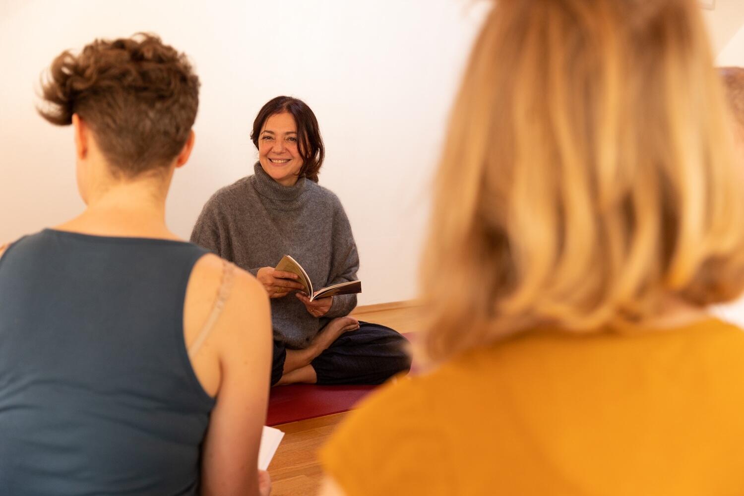 Yogaschule Erlangen Laura Casu